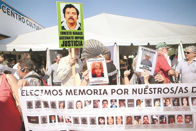 AMLO a las víctimas: ‘olvido no, perdón sí’ AMLO a las víctimas: ‘olvido no, perdón sí’