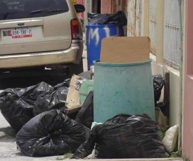 Siguen acumulando basura en las calles Siguen acumulando basura en las calles