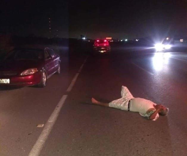 ¡Vaya tipo! ¿Intento de suicidio o ebrio imprudente? ¡Vaya tipo! ¿Intento de suicidio o ebrio imprudente?