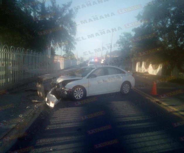Ebrio derriba poste tras impactar su auto, en Reynosa Ebrio derriba poste tras impactar su auto, en Reynosa