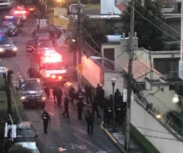 2 muertos en casa de un magistrado tras balacera en Edomex 2 muertos en casa de un magistrado tras balacera en Edomex