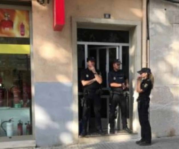 Muere un bebé tras pasar varias horas en un coche en España Muere un bebé tras pasar varias horas en un coche en España