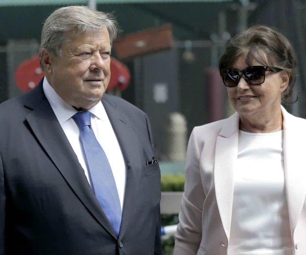 Los padres de Melania Trump adquieren ciudadanía de EU Los padres de Melania Trump adquieren ciudadanía de EU