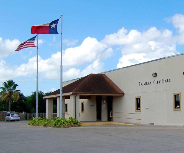 Hallan a niño en la calle; arrestan a su progenitora Hallan a niño en la calle; arrestan a su progenitora