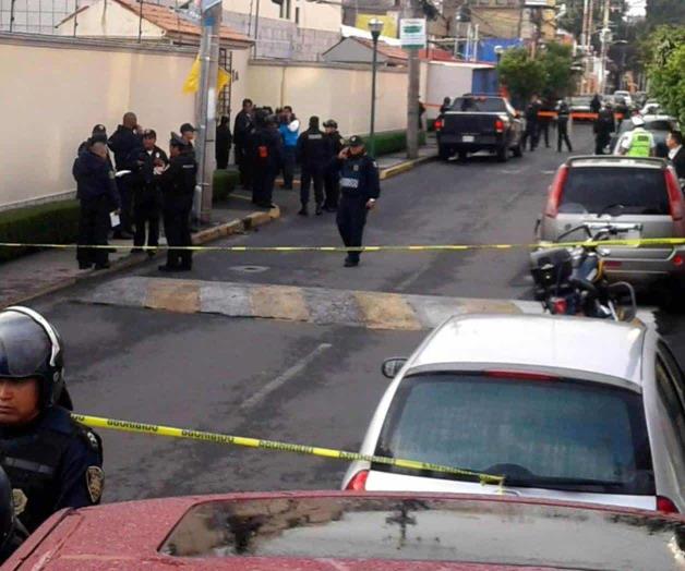 Asesina a la esposa de magistrado y se suicida Asesina a la esposa de magistrado y se suicida