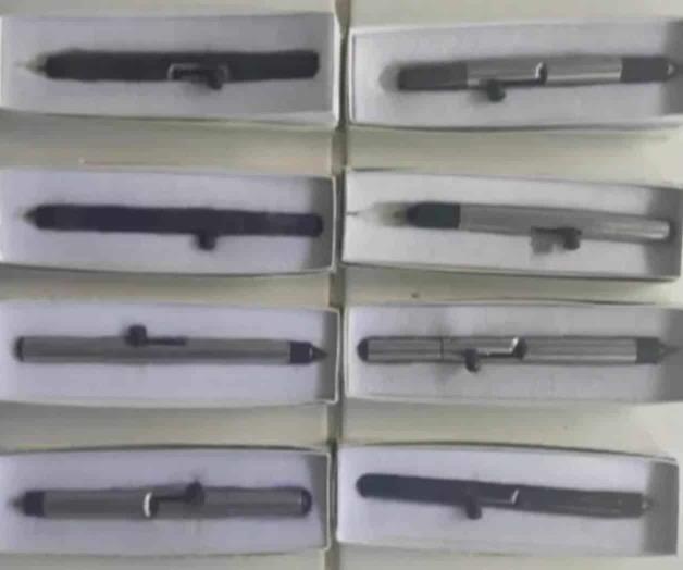 Detienen a un hombre con ocho armas tipo bolígrafo en CDMX Detienen a un hombre con ocho armas tipo bolígrafo en CDMX