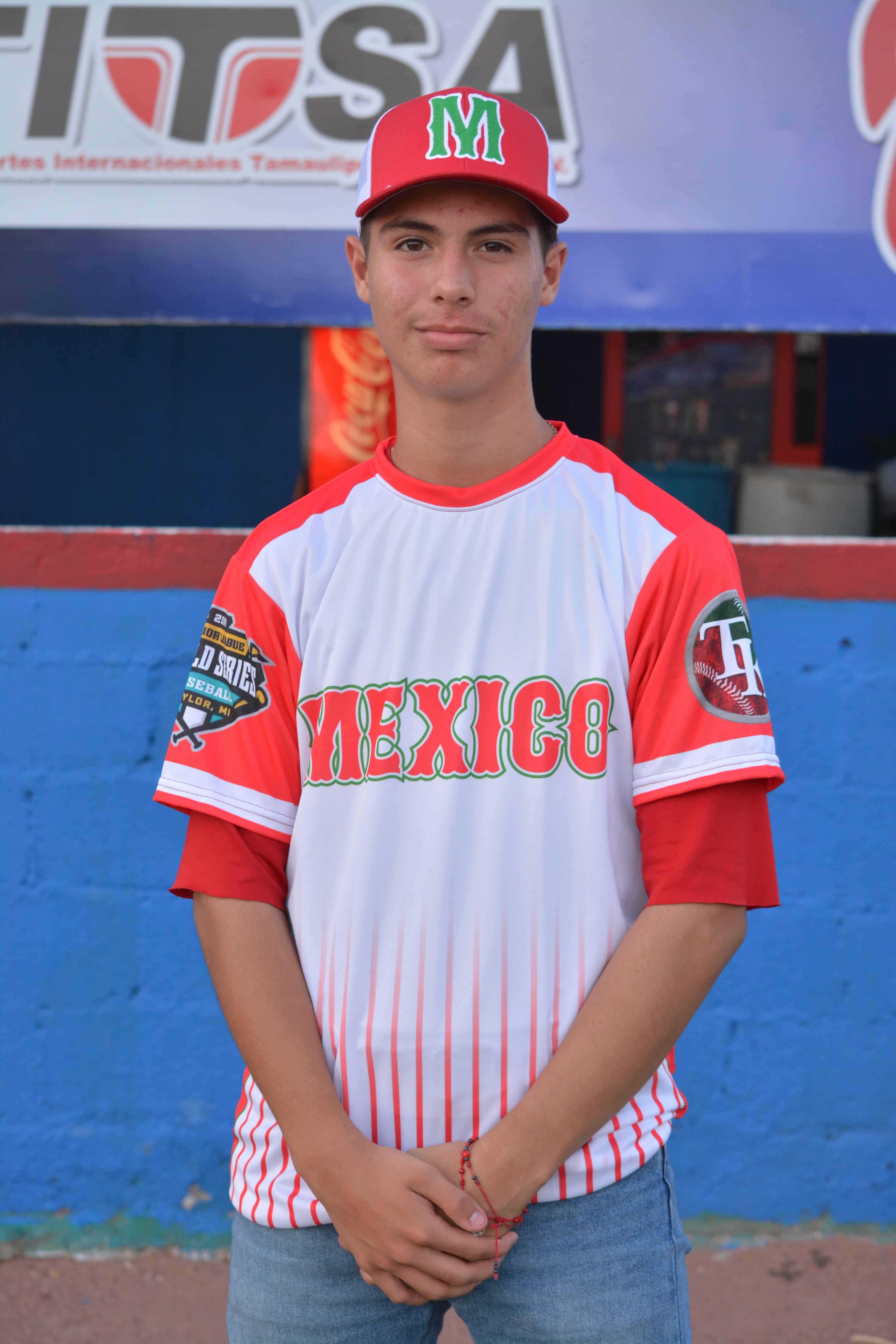Emiliano Garza González. Pitcher y Jardinero 2 Mundiales