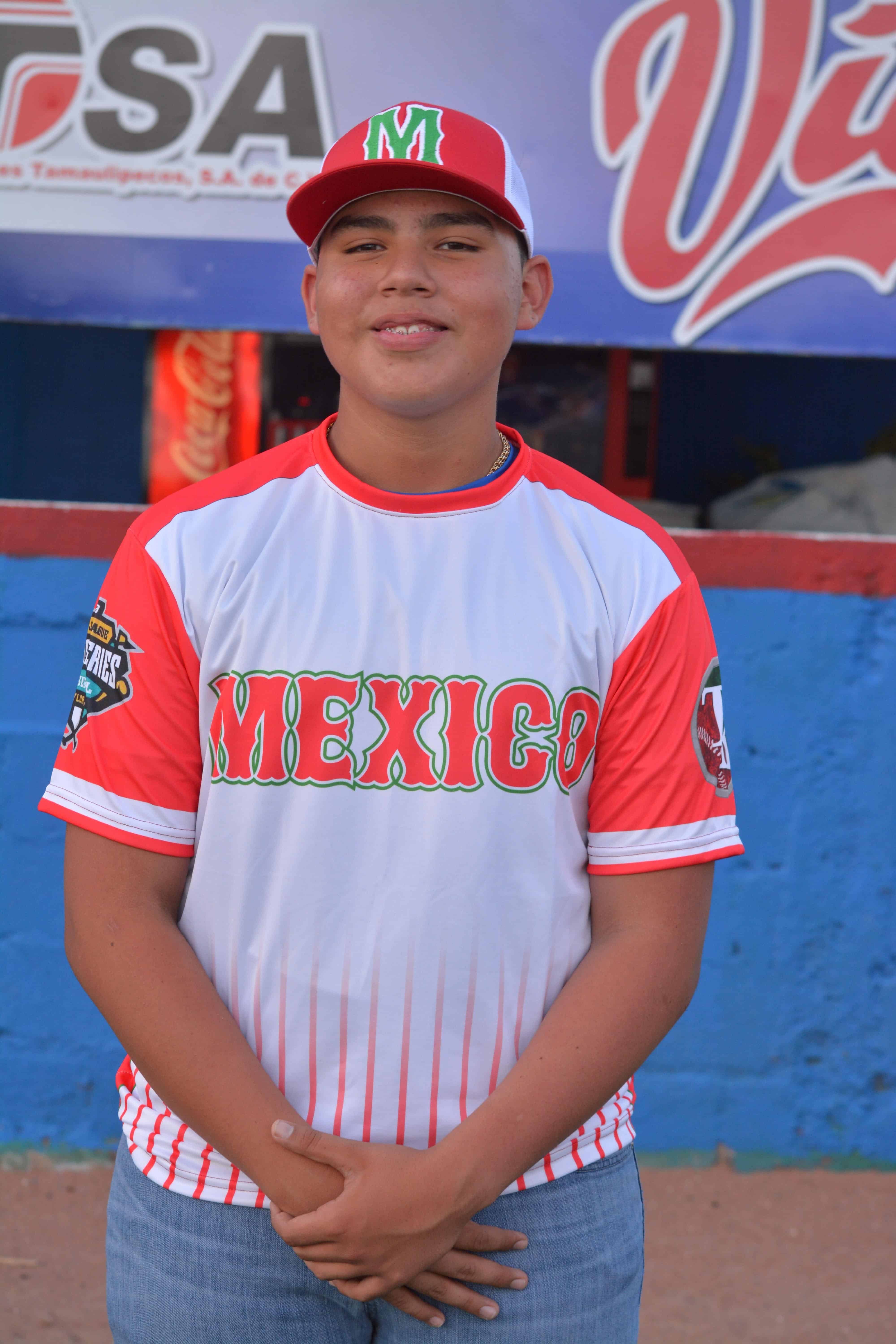 Víctor Sánchez Licerio. Primera Base 3 Mundiales