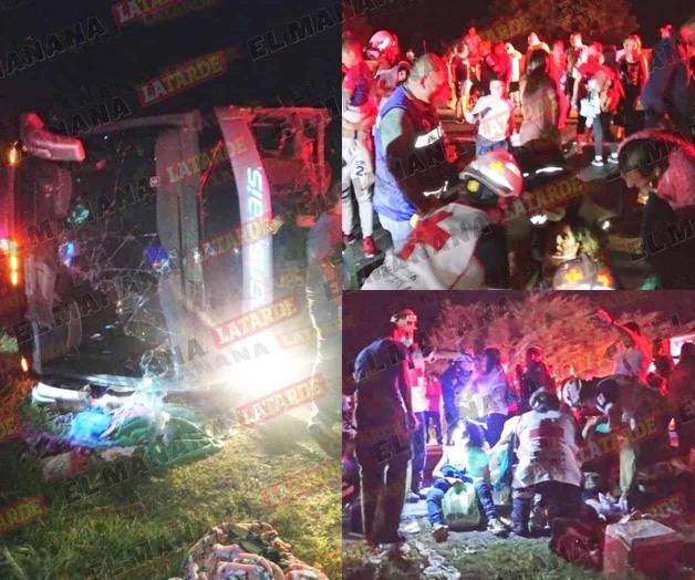 Trunca volcadura viaje turístico que salió de Victoria a Papantla Trunca volcadura viaje turístico que salió de Victoria a Papantla