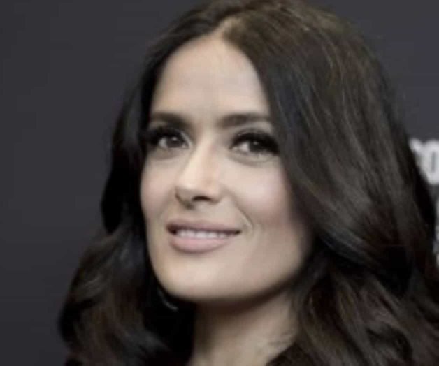 Salma Hayek se luce al natural Salma Hayek se luce al natural