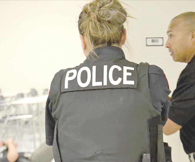 Entrenan a oficiales para evitar violencia escolar Entrenan a oficiales para evitar violencia escolar