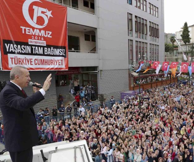 Roba un avión vacío y se estrella en islote Roba un avión vacío y se estrella en islote