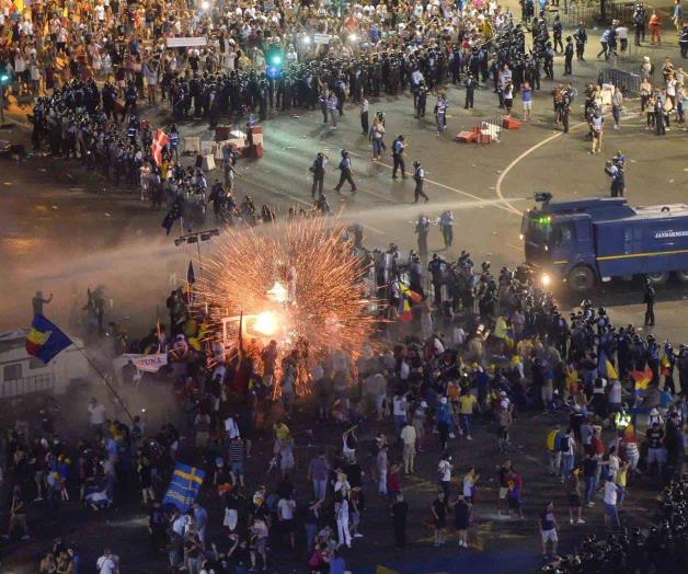 Cientos de heridos dejan las protestas en Rumania Cientos de heridos dejan las protestas en Rumania