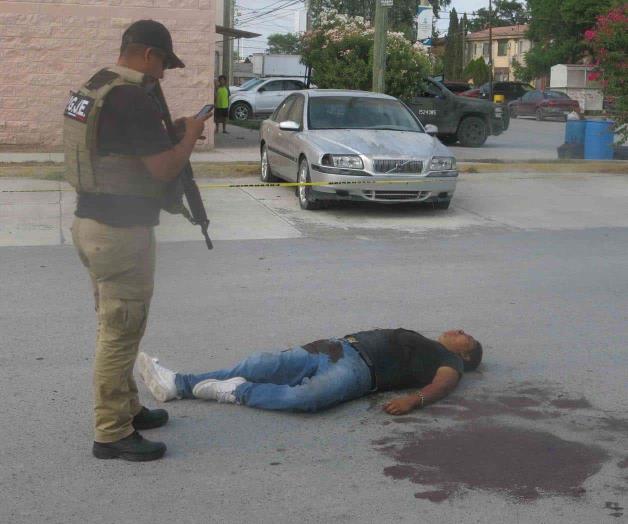 Asesinan a joven a botellazos y golpes Asesinan a joven a botellazos y golpes