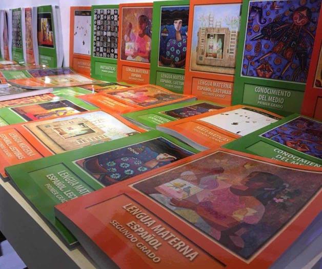 Llegan a escuelas los libros de texto. Ya están en poder de los directivos Llegan a escuelas los libros de texto. Ya están en poder de los directivos