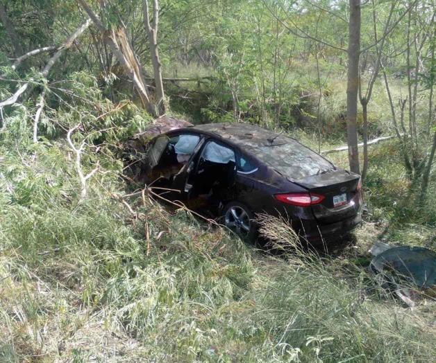 Embiste camioneta a familia reynosense en San Fernando Embiste camioneta a familia reynosense en San Fernando