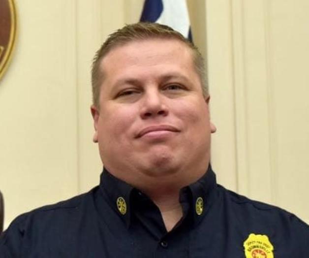 Nombran de manera oficial a nuevo jefe de bomberos Nombran de manera oficial a nuevo jefe de bomberos