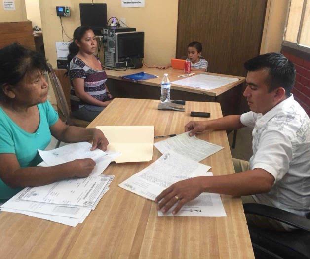 Recepcionan solicitudes de becas Recepcionan solicitudes de becas