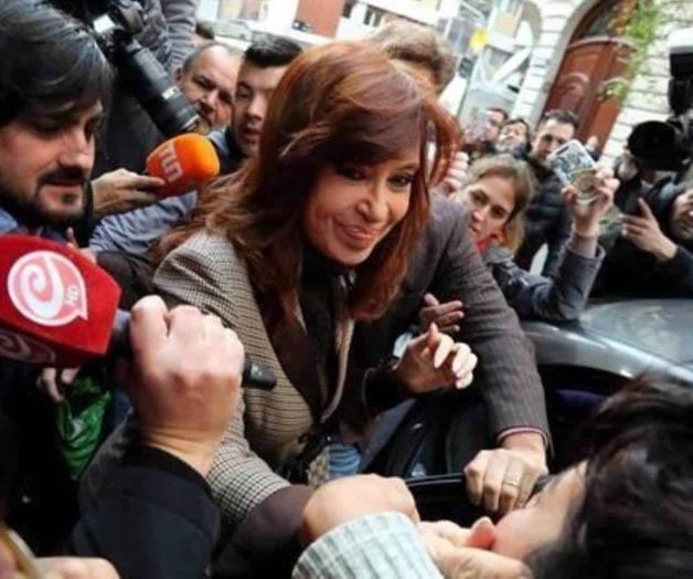 Cristina Fernández comparece ante la Justicia por presunta red de sobornos Cristina Fernández comparece ante la Justicia por presunta red de sobornos