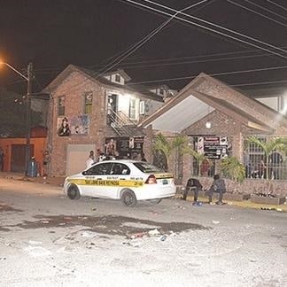 UN DESASTRE. Basura por todos lados fue lo que dejó la megafiesta.