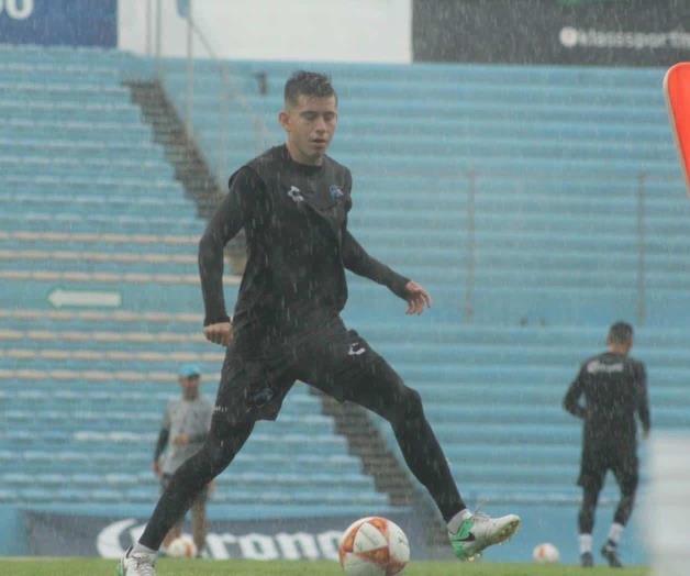 Entrena Jaiba Brava entre pertinaz lluvia Entrena Jaiba Brava entre pertinaz lluvia