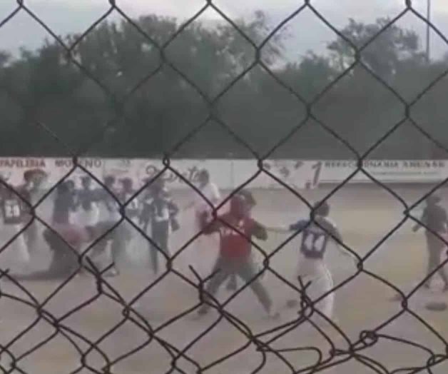 Deja al ampáyer herido riña campal en juego Deja al ampáyer herido riña campal en juego