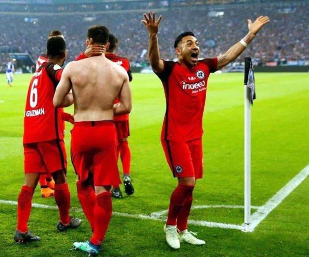 Pretende Besiktas a Marco Fabián