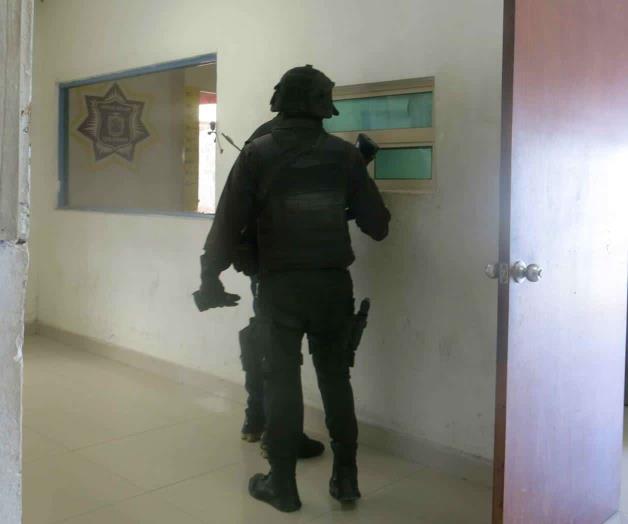 A media calle dormía ebrio A media calle dormía ebrio