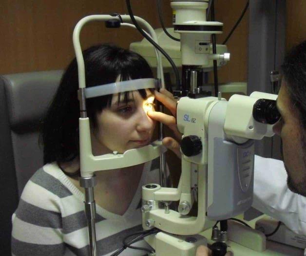 Jóvenes se ‘miopizan’ a causa de tecnología Jóvenes se ‘miopizan’ a causa de tecnología