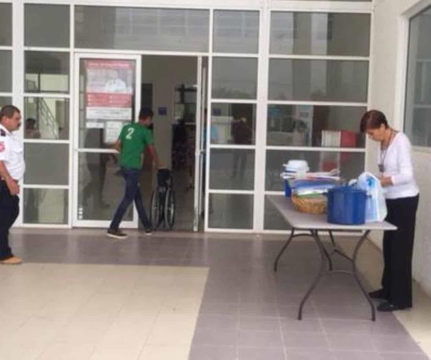 Reparten comida gratis en clínicas Reparten comida gratis en clínicas