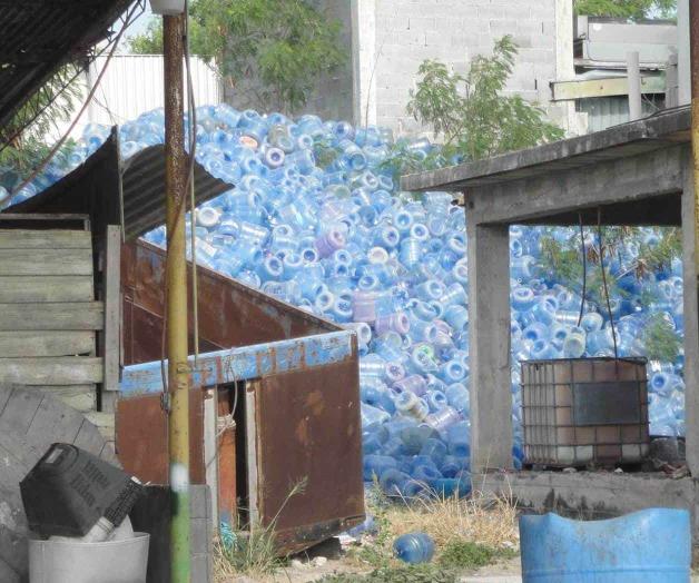 Solicitan vecinos descacharrización Solicitan vecinos descacharrización