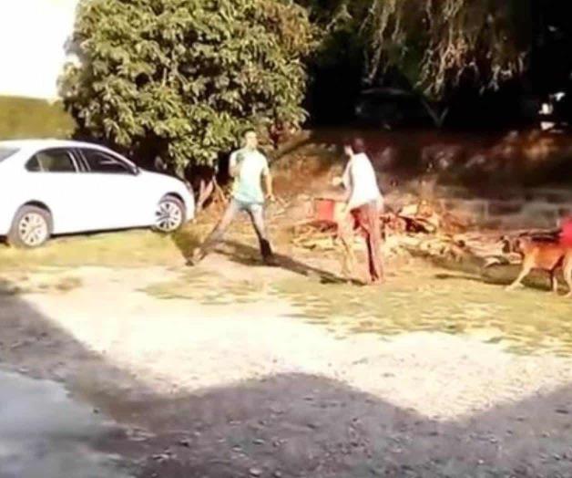 Investigan a mujer que roció gasolina a ex pareja Investigan a mujer que roció gasolina a ex pareja