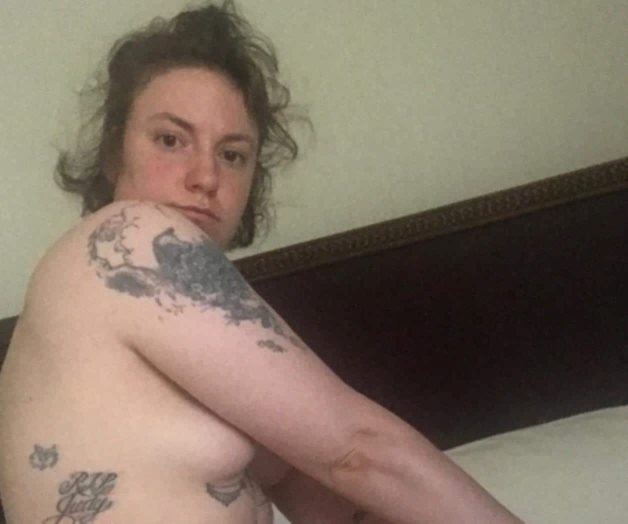 Lena Dunham se desnuda Lena Dunham se desnuda