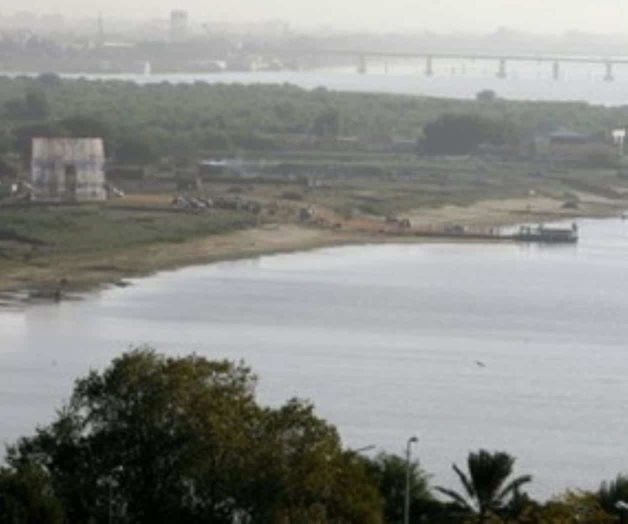 Mueren 24 niños al cruzar en bote zona inundada de Sudán