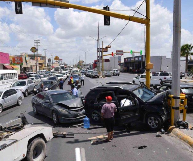 Triple choque deja cuatro lesionados Triple choque deja cuatro lesionados