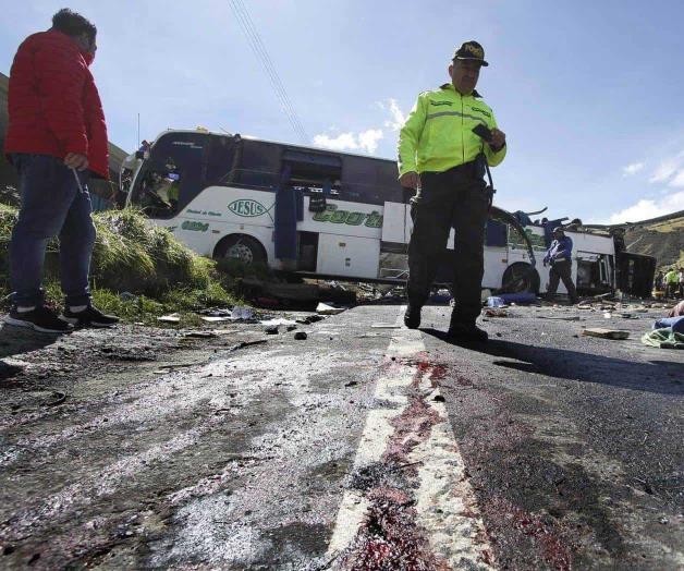 Provoca autobús dos accidentes Provoca autobús dos accidentes