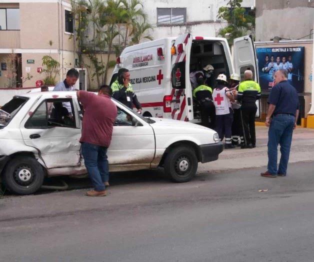 Tres lesionados en fuerte choque Tres lesionados en fuerte choque