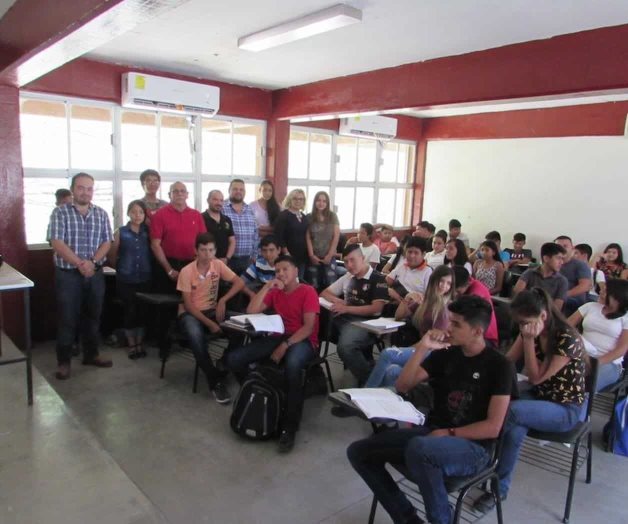 Anuncia mejoras en CBTIS Núm. 220. Aprovechan el período vacacional Anuncia mejoras en CBTIS Núm. 220. Aprovechan el período vacacional