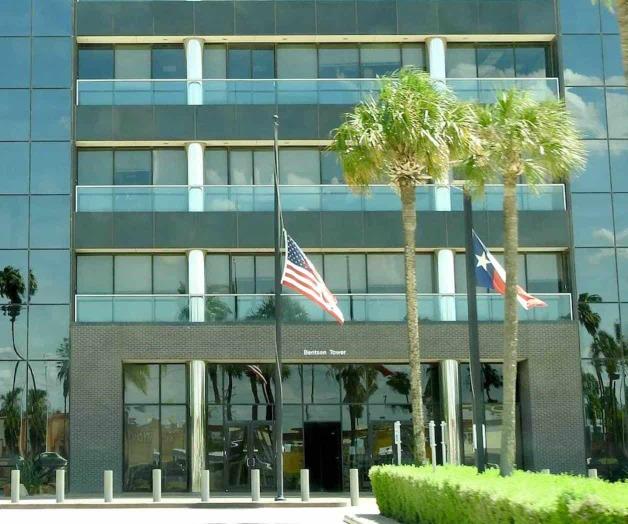 Sentencian a una mujer por morder a un oficial Sentencian a una mujer por morder a un oficial