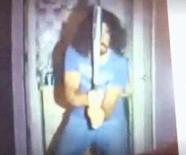 Agente abate a hombre al atacar con bat a la oficial Agente abate a hombre al atacar con bat a la oficial