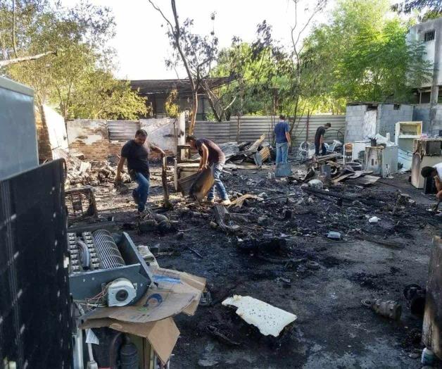 Arrasa voraz incendio con taller en calle Guanajuato Arrasa voraz incendio con taller en calle Guanajuato