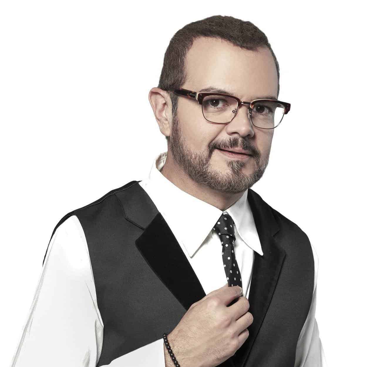 Aleks Syntek.