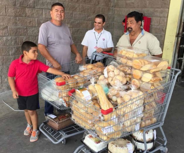 Piden pan… y sí les dan. Expolicías jubilados y pensionados Piden pan… y sí les dan. Expolicías jubilados y pensionados