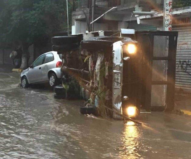 Tromba en Chimalhuacán deja 2 adultos muertos Tromba en Chimalhuacán deja 2 adultos muertos