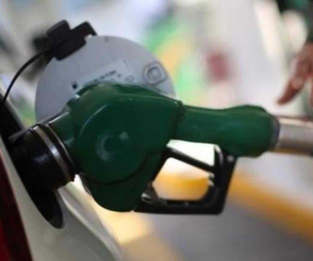 Sobrepasa diesel 20 pesos por litro. Presenta combustible sobreprecio Sobrepasa diesel 20 pesos por litro. Presenta combustible sobreprecio