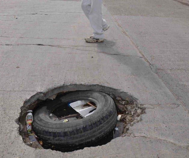 Cambian metal por polietileno para inhibir robo de alcantarillas