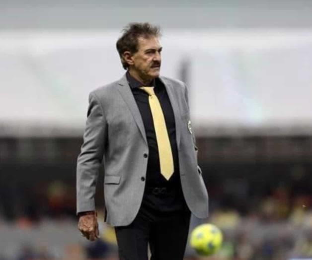 Ricardo La Volpe, de consejero técnico a DT en Egipto Ricardo La Volpe, de consejero técnico a DT en Egipto