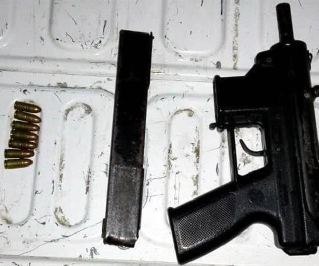 Detienen a hombre en poder de subametralladora Detienen a hombre en poder de subametralladora