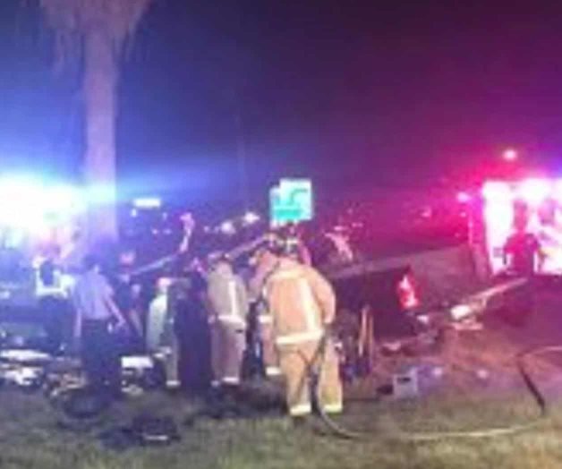 Chocan dos vehículos; reportan tres heridos Chocan dos vehículos; reportan tres heridos