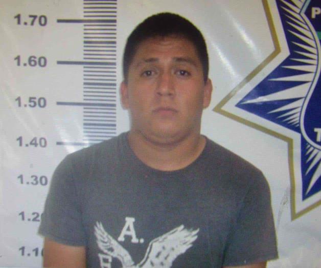 Arrestan a dos jóvenes por consumo de alcohol Arrestan a dos jóvenes por consumo de alcohol